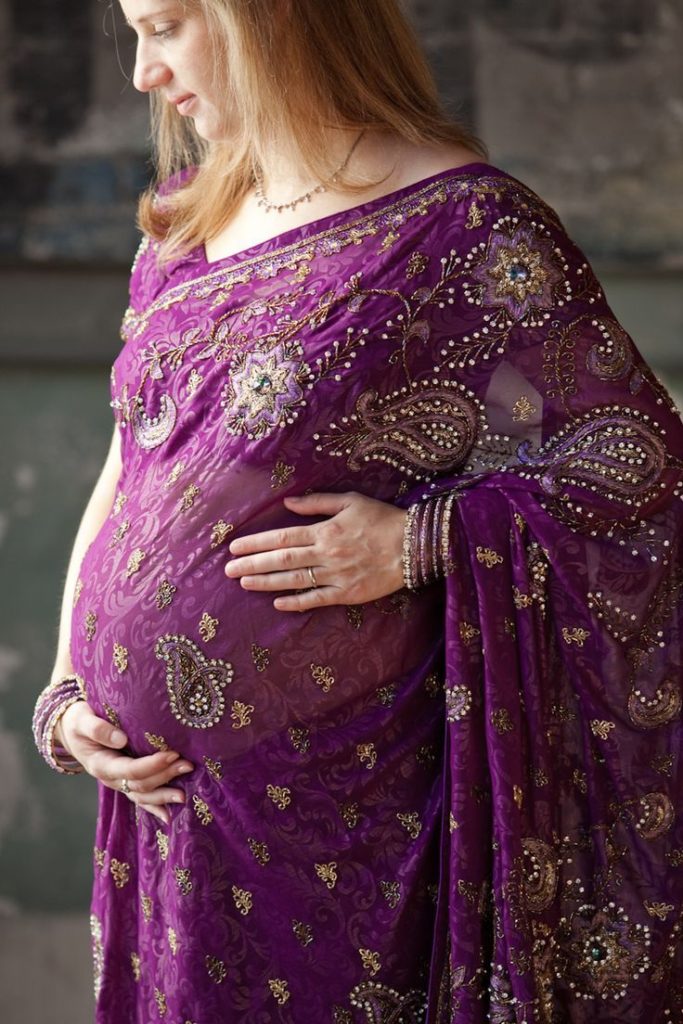 How to wear saree during pregnancy