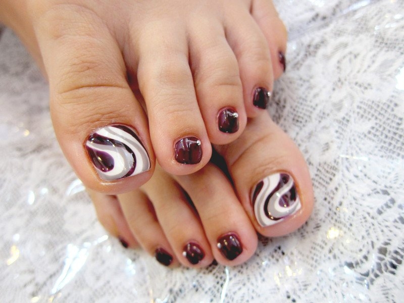 marble toe nail art