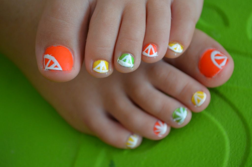 summer toe nails