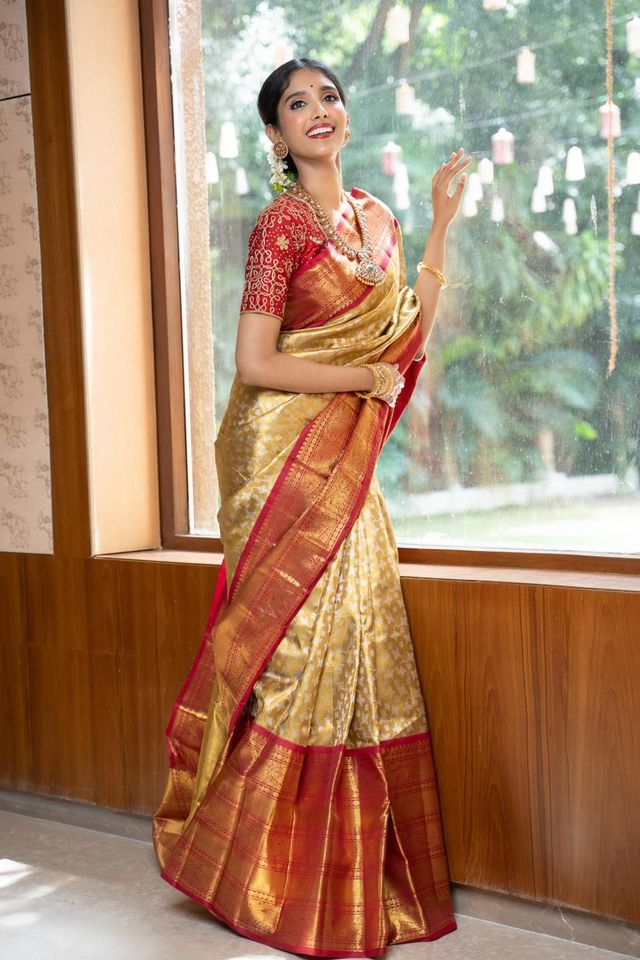 Wedding Wear WEAVING WORK Half N Half Silk Saree, With blouse piece at Rs  850/piece in Surat